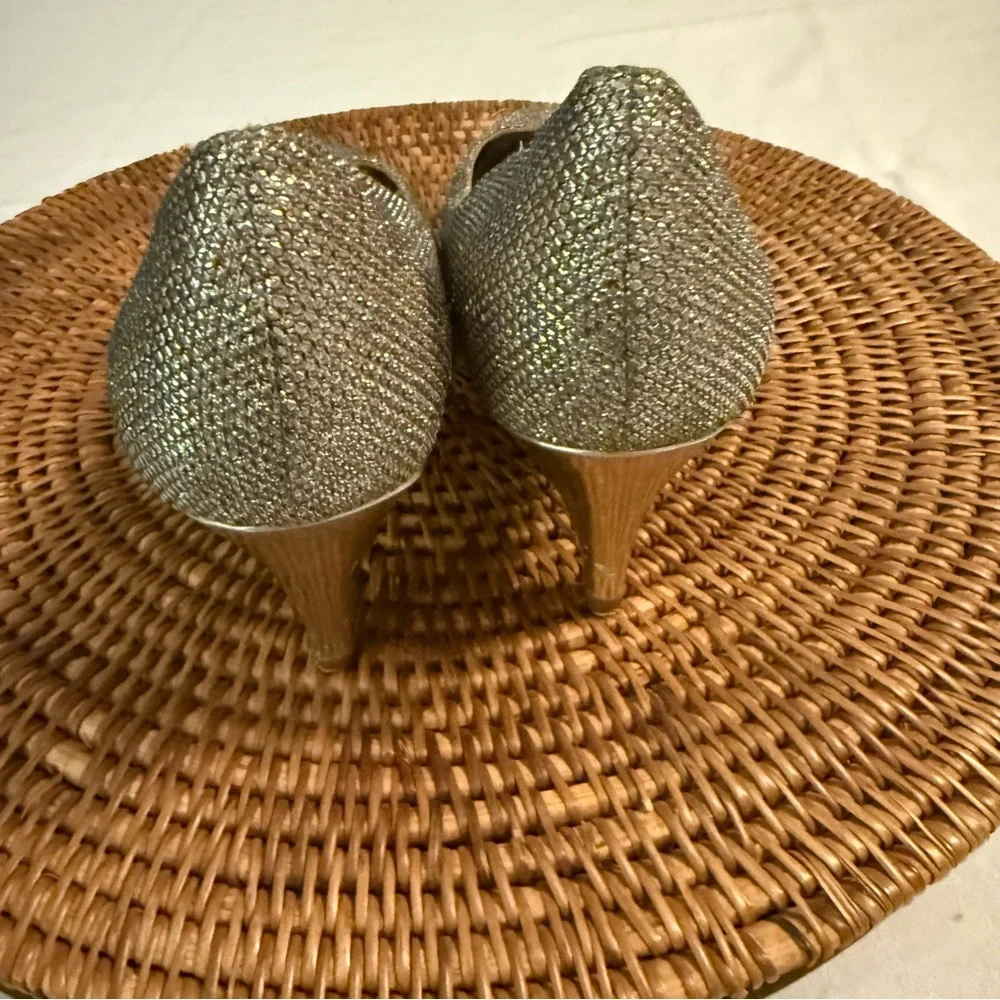 Bandolino Shimmering Silver Gold Heels‎